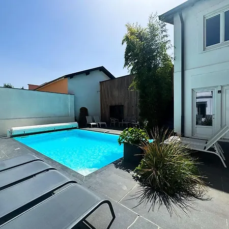 Twenty With Pool Lyon Villeurbanne